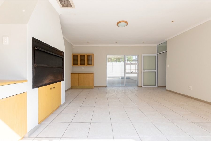 4 Bedroom Property for Sale in Middedorp Western Cape